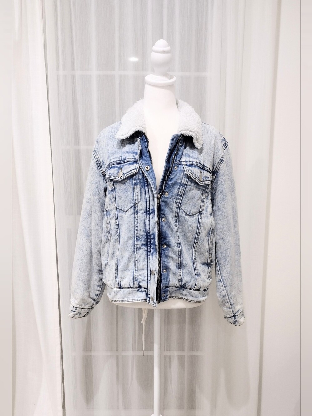 Forever 21 SzS Light Blue Sherpa-Lined Denim Jacket
